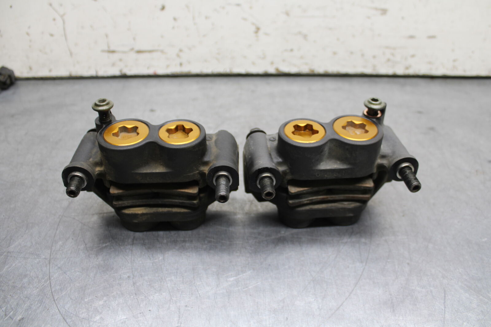 06-07 YAMAHA YZF R6 RIGHT LEFT FRONT BRAKE CALIPER SET PAIR CALIPERS BB742