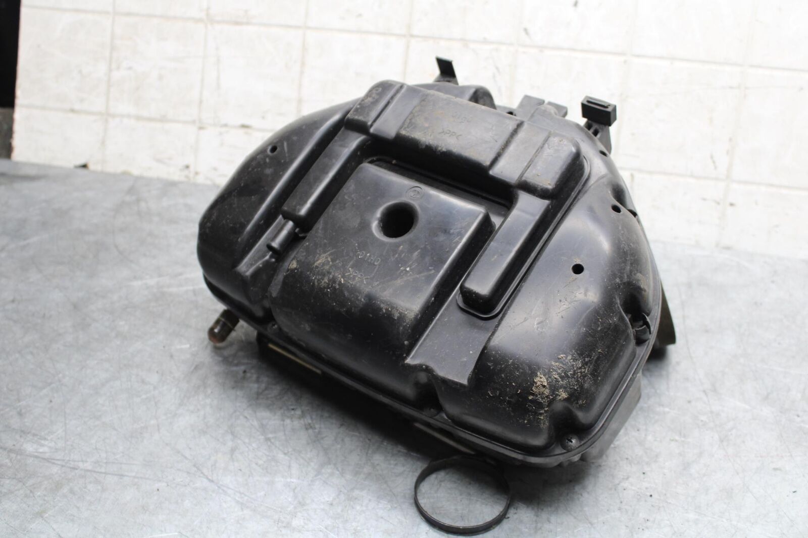 06-07 SUZUKI GSXR600 AIRBOX AIR INTAKE FILTER BOX FILTER BB543