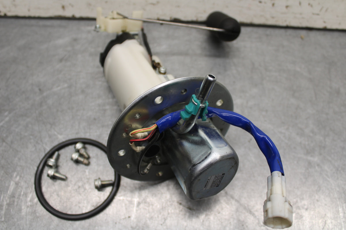06-07 SUZUKI GSXR750 FUEL PUMP GAS PETROL SENDER UNIT 15100-01H00  BB670