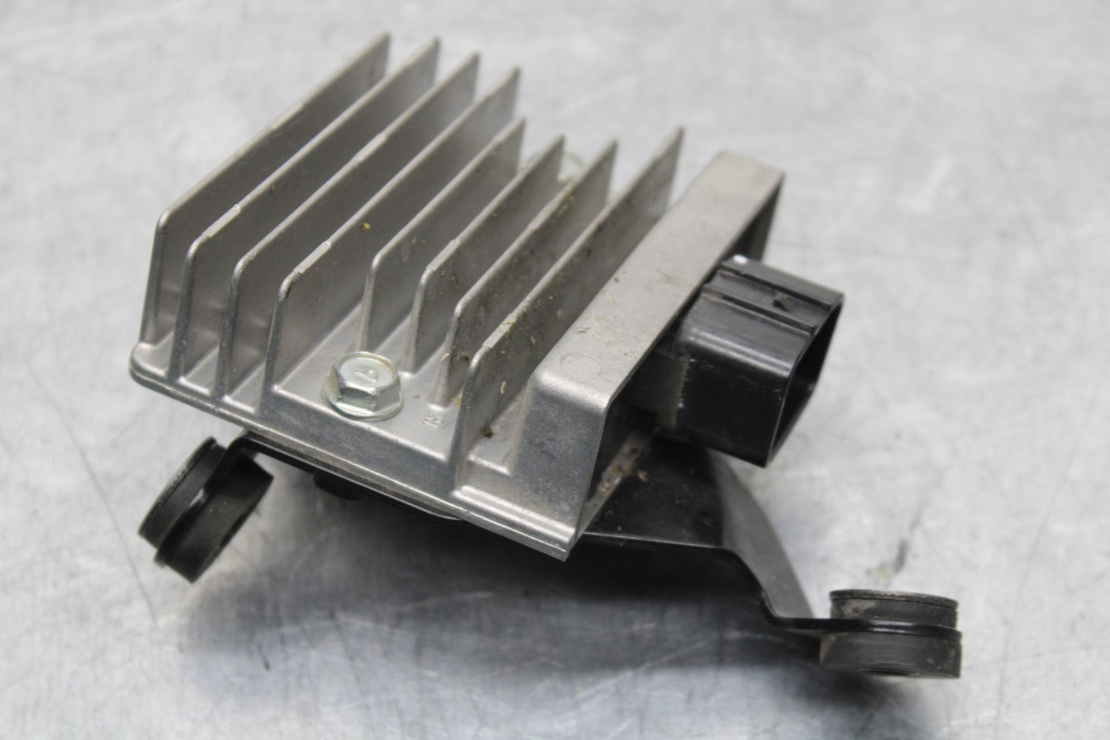 20 KAWASAKI Z400 ER400 ABS RECTIFIER VOLTAGE REGULATOR BB586