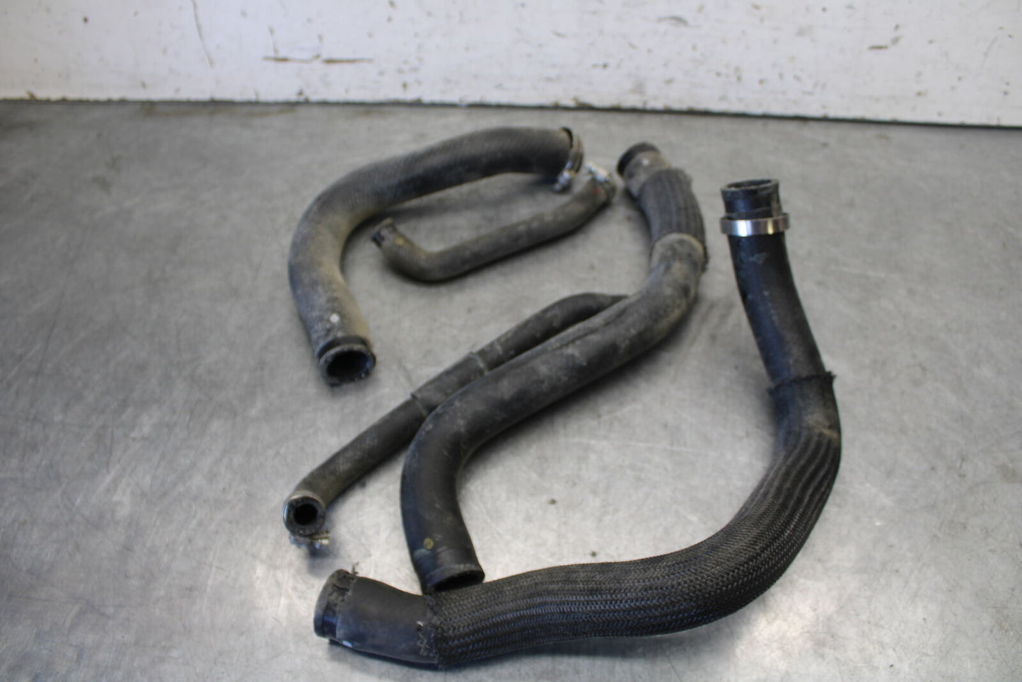 11-24 SUZUKI GSXR750 RADIATOR HOSES ENGINE COOLANT WATER PIPES HOSE SET   BB687