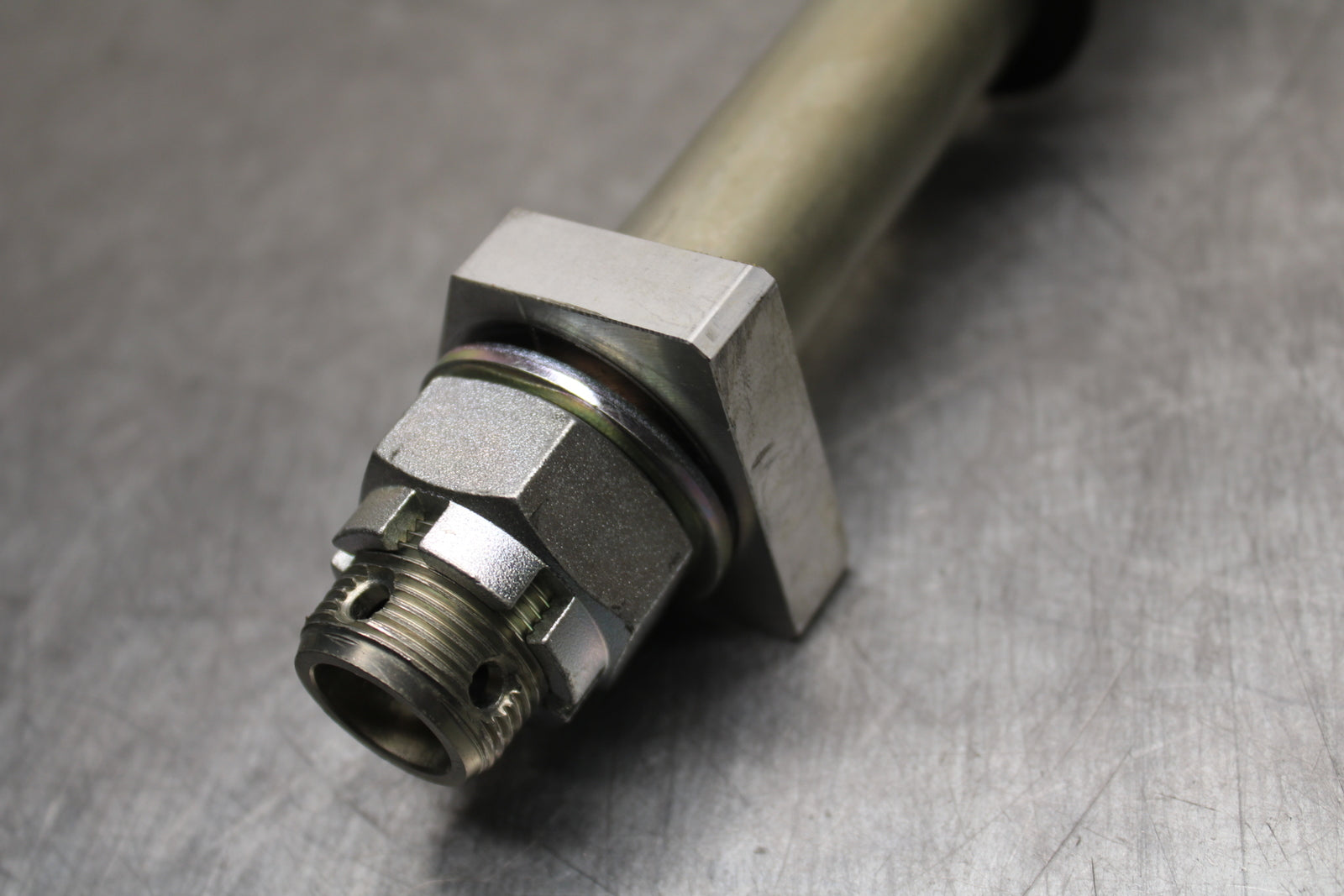 12-25 KAWASAKI NINJA ZX14R NEW!! REAR AXLE BACK WHEEL RIM PIVOT BOLT AXEL BB757