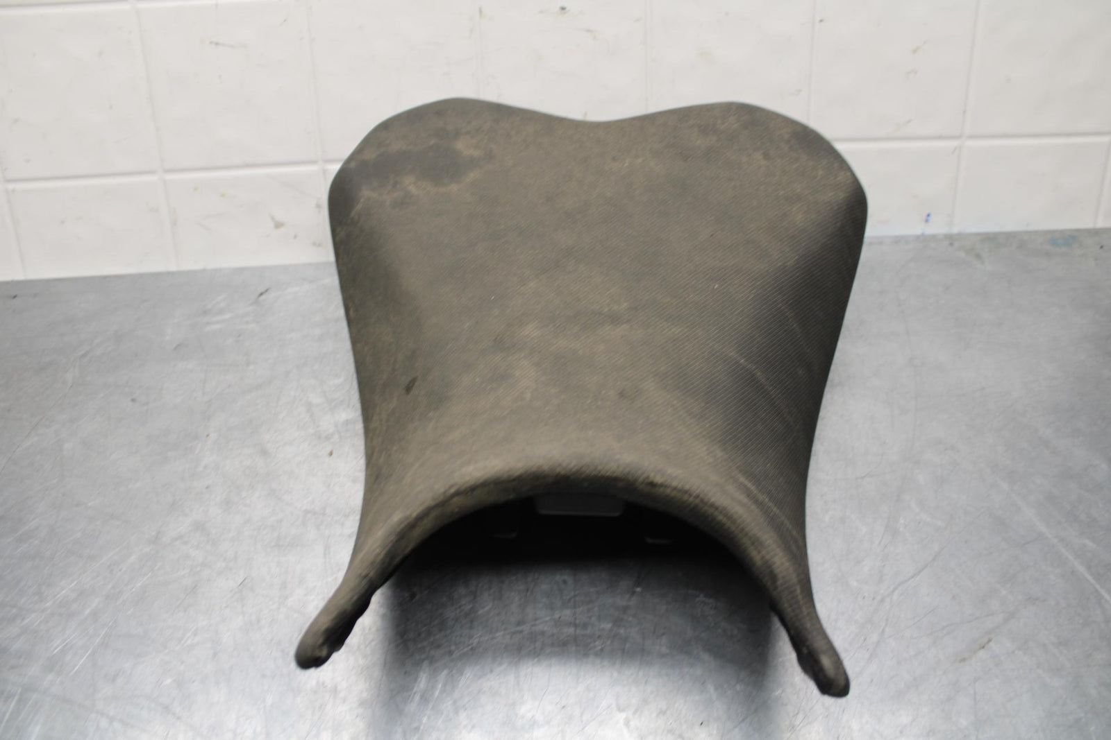 20 KAWASAKI Z400 ER400 ABS FRONT DRIVERS SEAT PAD SADDLE PILLION BB586