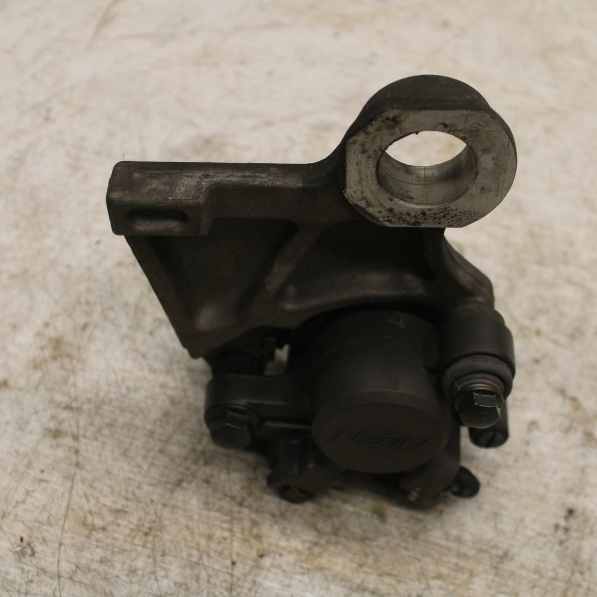 08-16 YAMAHA YZF R6 REAR BACK BRAKE CALIPER W MOUNT BRACKET BB365