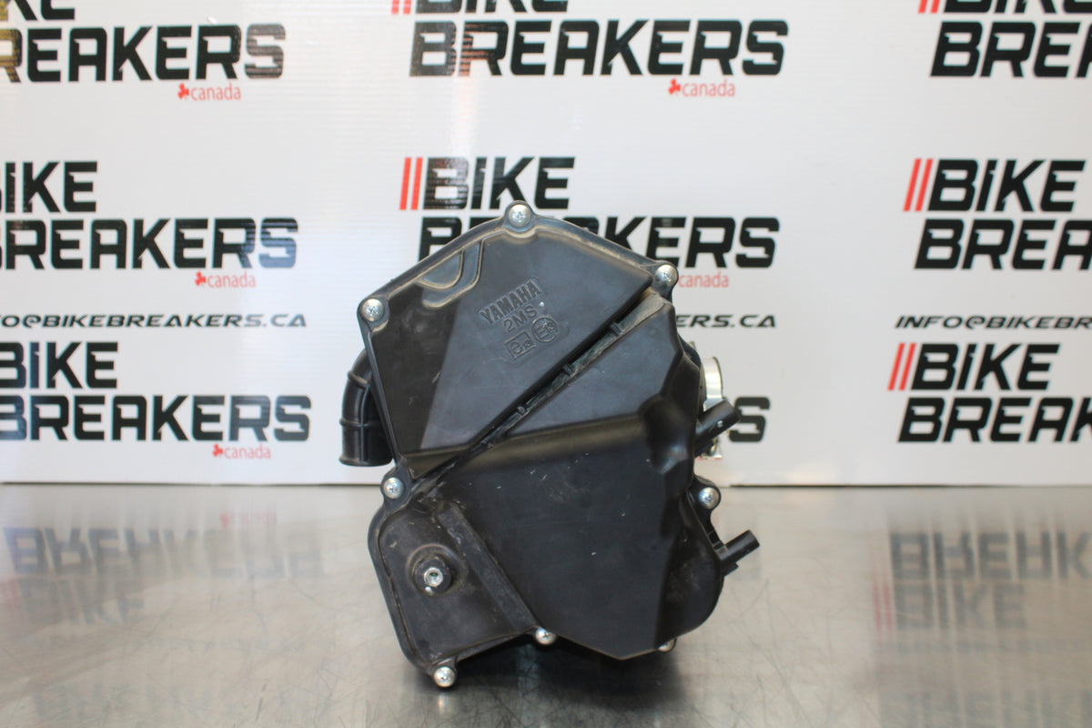 23 YAMAHA YZF R3 AIRBOX AIR INTAKE FILTER BOX BB147