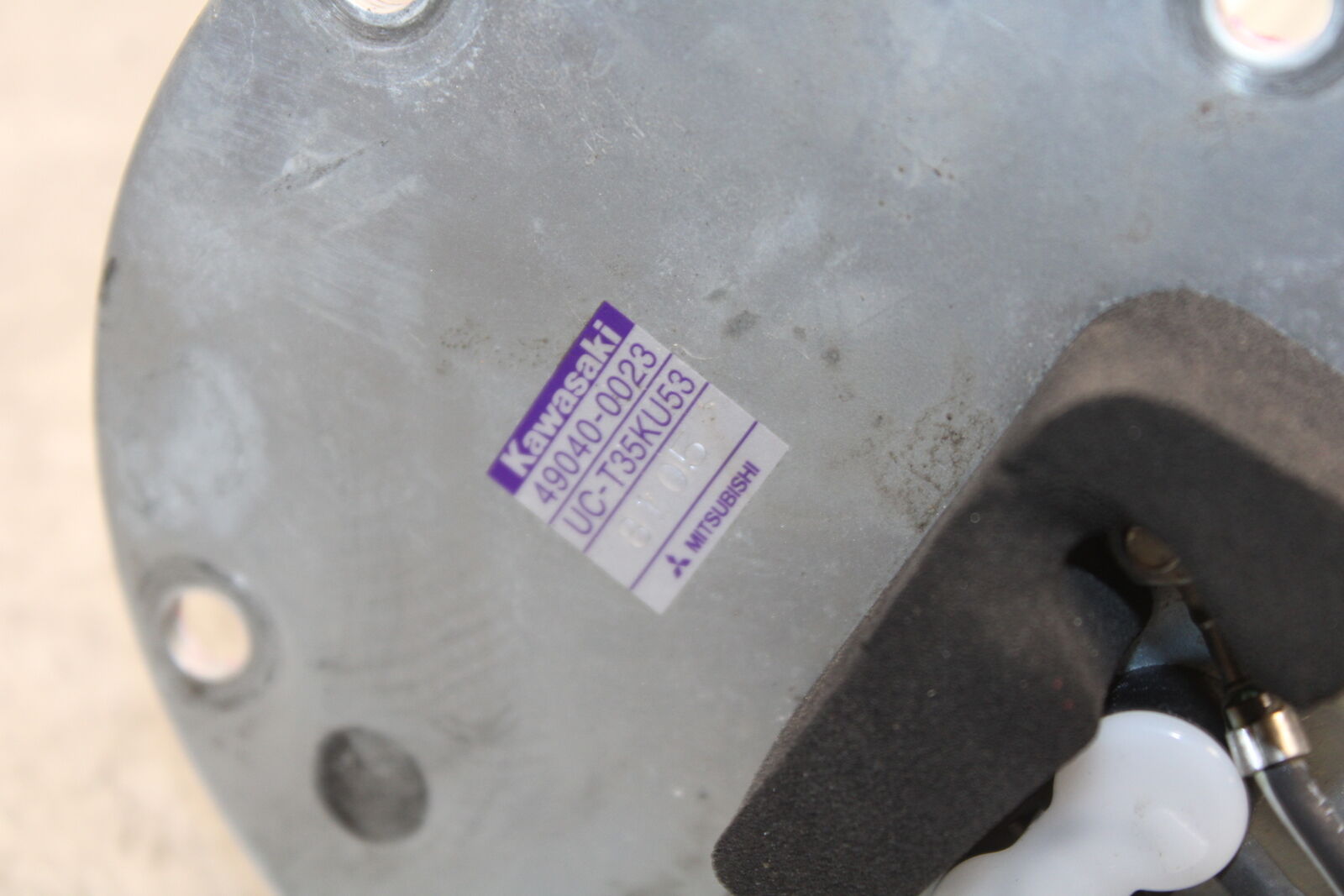 13-18 KAWASAKI NINJA ZX6R FUEL PUMP GAS PETROL SENDER UNIT 49040-0023 BB666