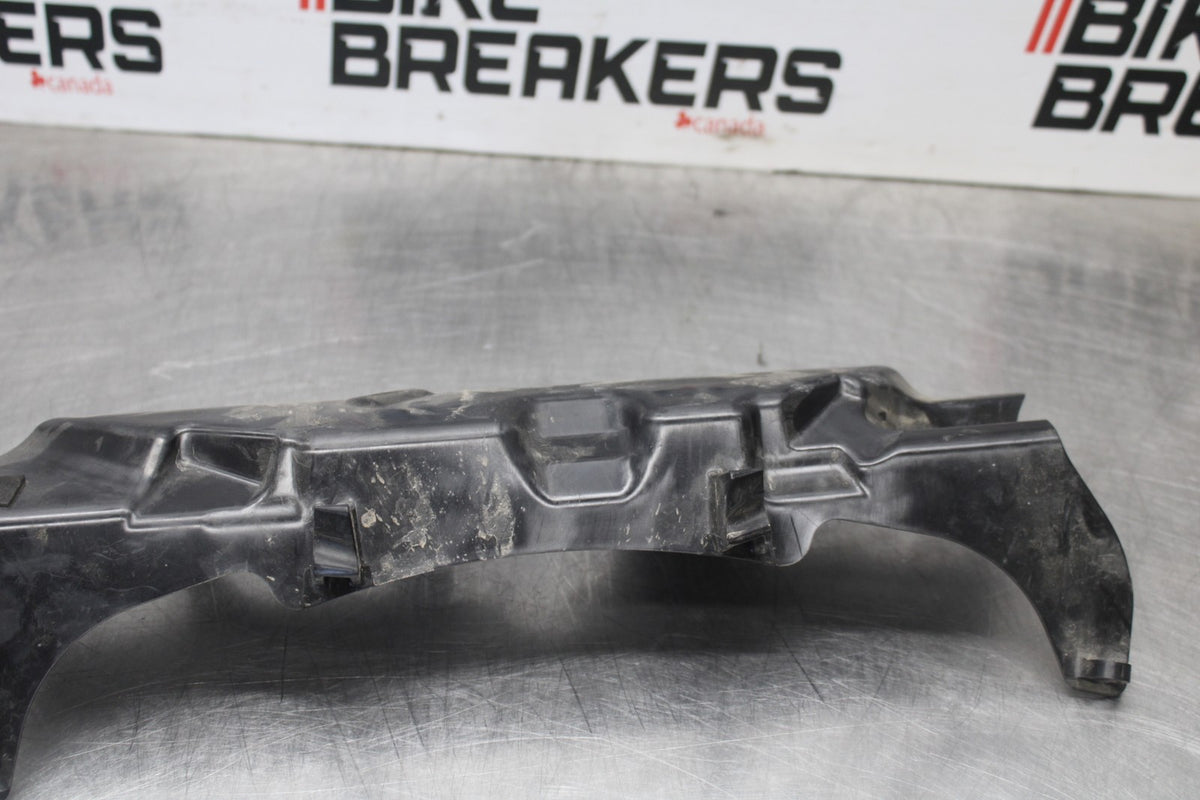 15-26 SUZUKI GSXR600 LOWER FRONT UPPER INNER HEADLIGHT COWL FAIRING  BB888
