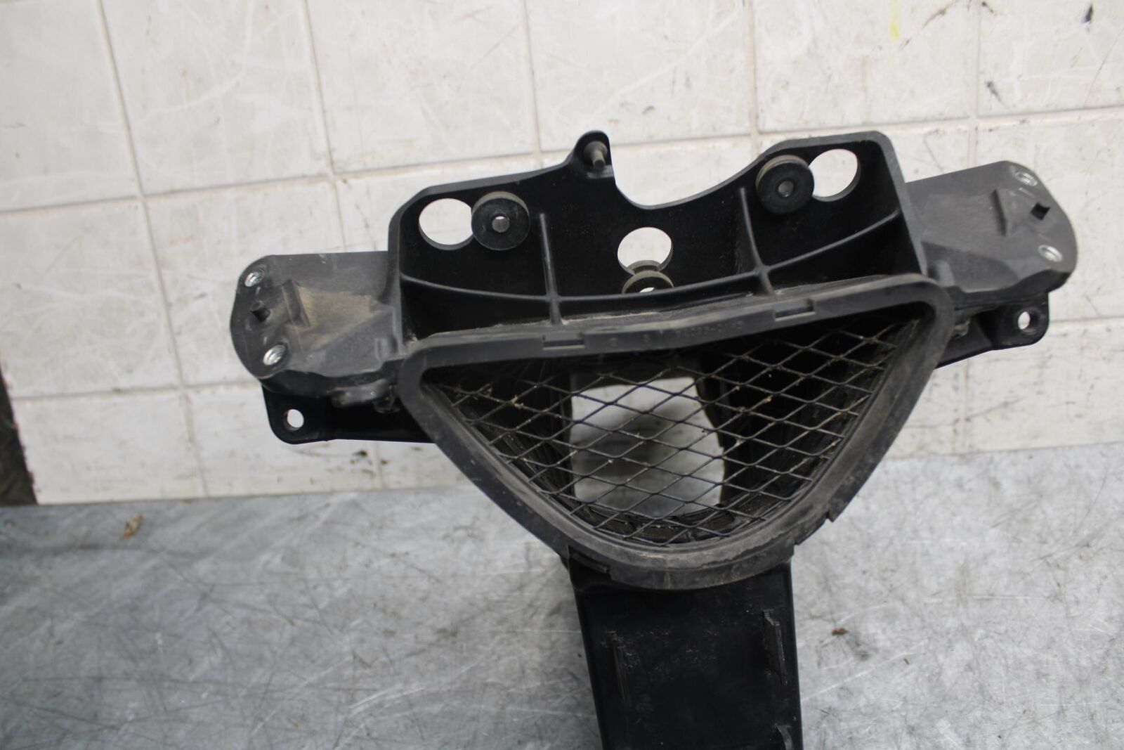 2009 Kawasaki Ninja ZX6R ZX600R UPPER FAIRING MIRROR GAUGES STAY BRACKET BB538