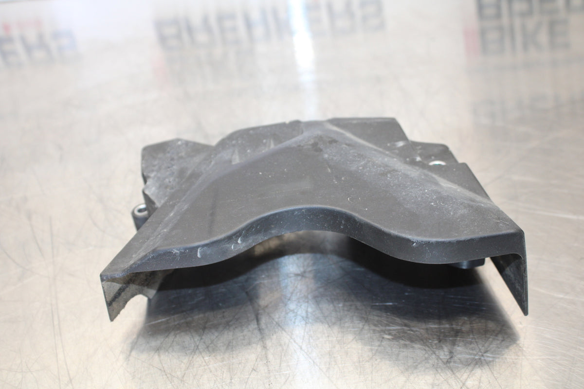 23 YAMAHA YZF R3 ENGINE SPROCKET COVER BB147
