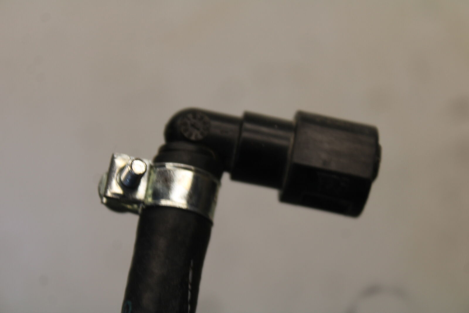 05-06 SUZUKI GSXR1000 FUEL HOSE GAS LINE TUBE PIPE 15810-41G00 BB677