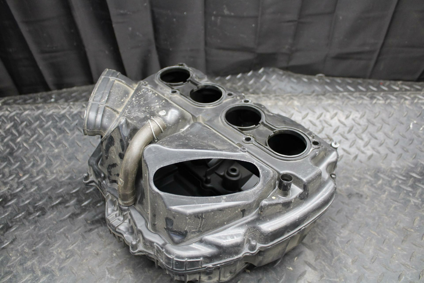 10-11 HONDA CBR1000RR AIRBOX AIR INTAKE FILTER BOX BB228