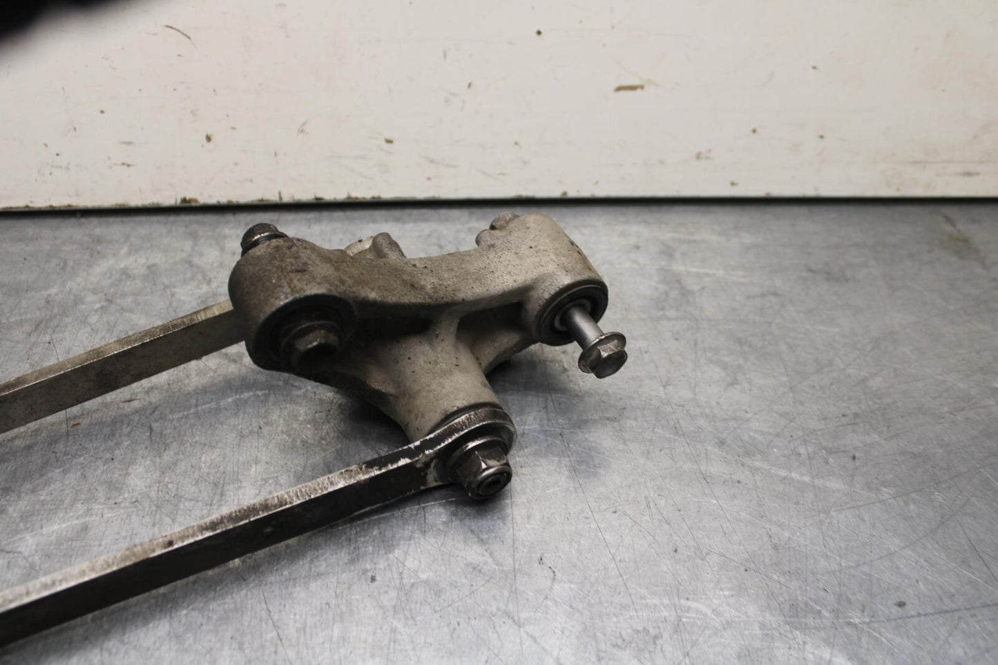 09-12 KAWASAKI NINJA ZX6R REAR DOGBONE SHOCK LINKAGE LINK BB617