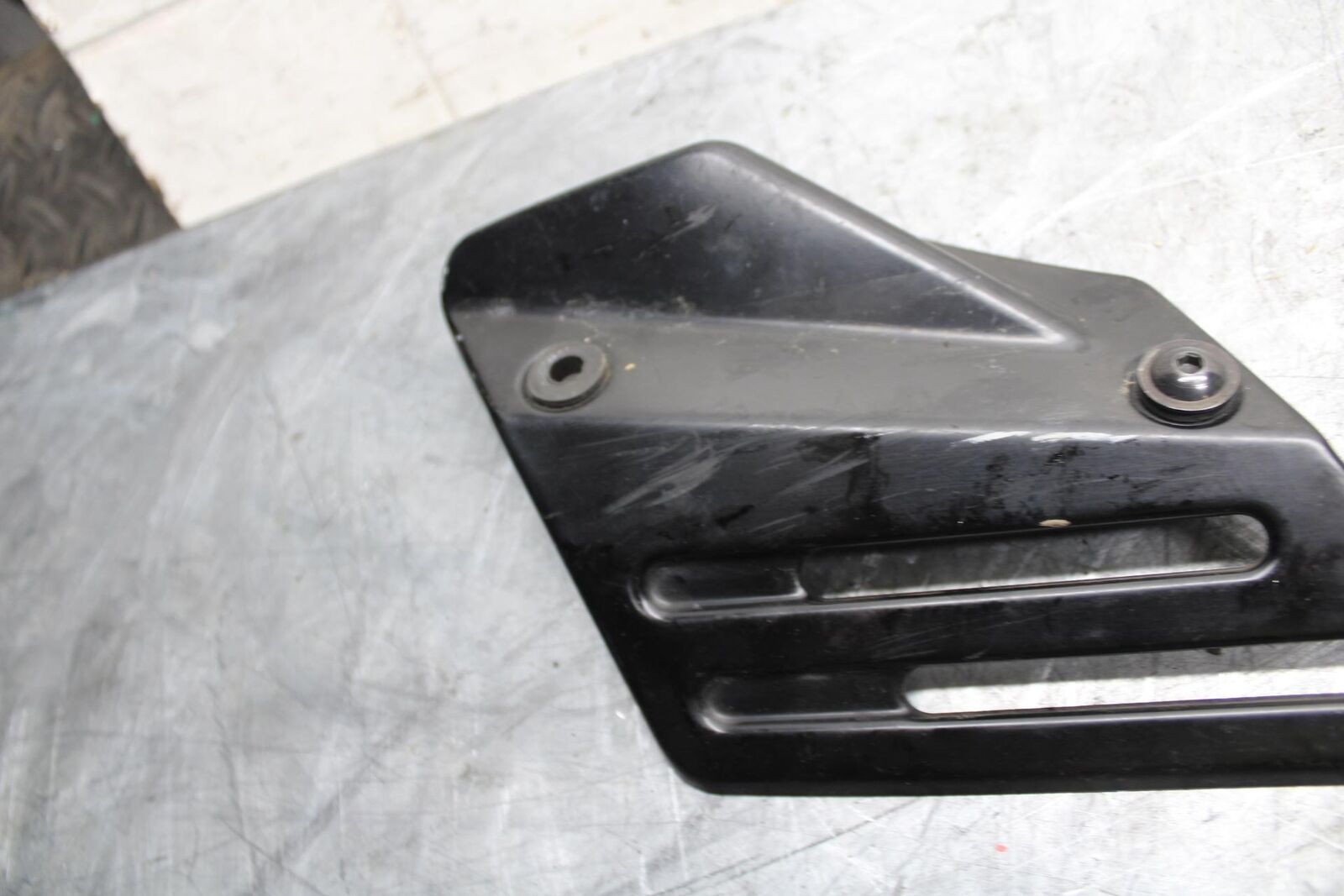 2007 Suzuki GSXR1000  MUFFLER EXHAUST PIPE COVER HEAT SHIELD GUARD BB44