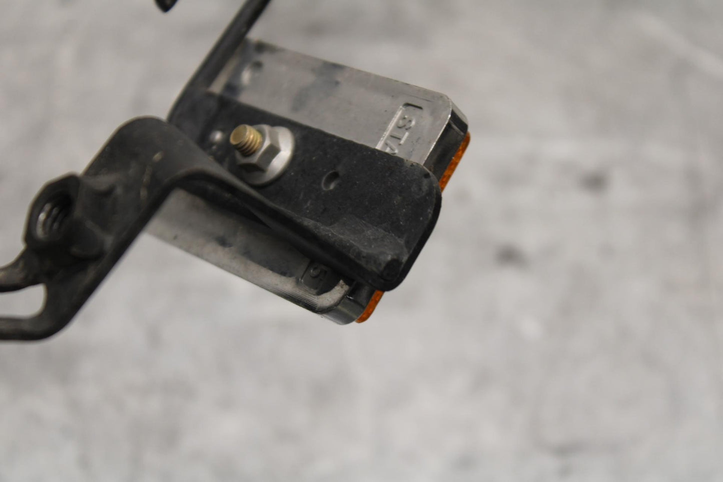 2005 Kawasaki Vulcan 1600 VN1600D Nomad REFLECTOR GARNISH MARKER BB556