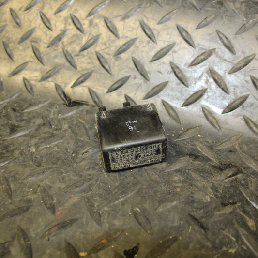 05-06 SUZUKI KATANA 750 GSX750F TURN SIGNAL BLINKER RELAY FLASHER SWITCH bb166