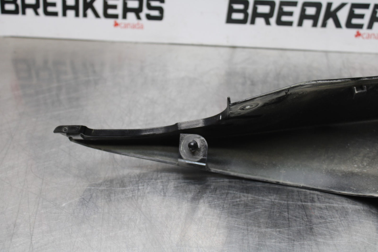 06-07 SUZUKI GSXR 600 RIGHT REAR BACK TAIL FAIRING COWL SHROUD BB178