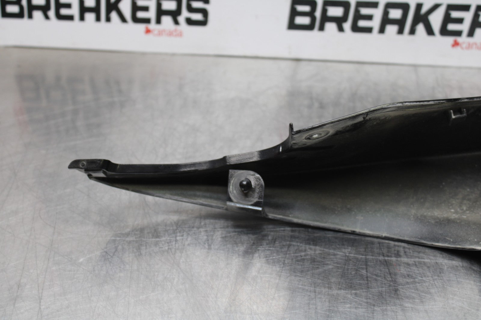 06-07 SUZUKI GSXR 600 RIGHT REAR BACK TAIL FAIRING COWL SHROUD BB178
