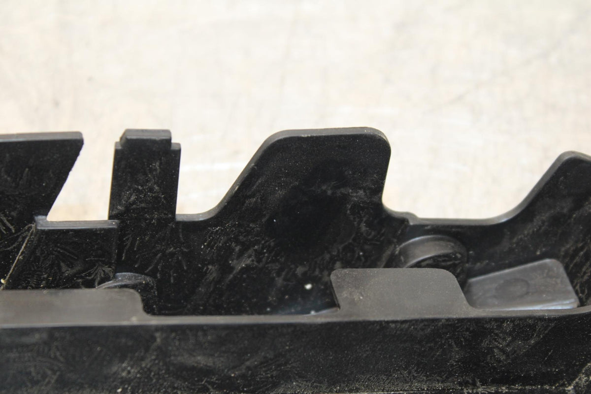 22-23 YAMAHA YZF R7 REAR BACK TAIL UNDERTAIL BATTERY TRAY PLASTIC BB583