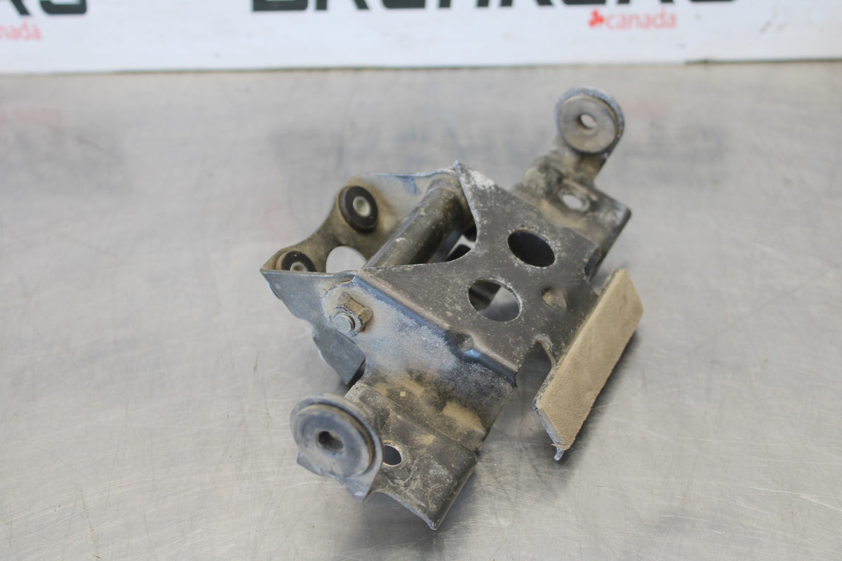 97-00 SUZUKI GSXR600 SRAD GAS TANK FUEL PETROL RESERVOIR BRACKET MOUNT BB921
