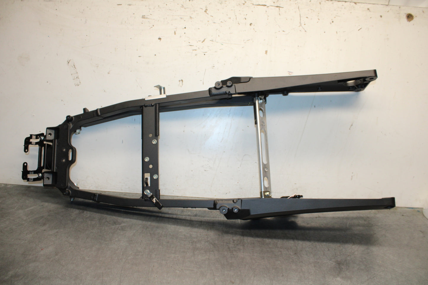 12-25 KAWASAKI NINJA ZX14R NEW!! REAR SUBFRAME BACK SUB FRAME BB757