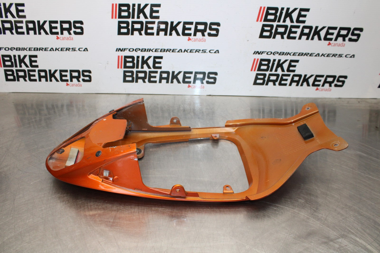 06-07 SUZUKI GSXR 600 CENTER REAR BACK TAIL FAIRING COWL BB178