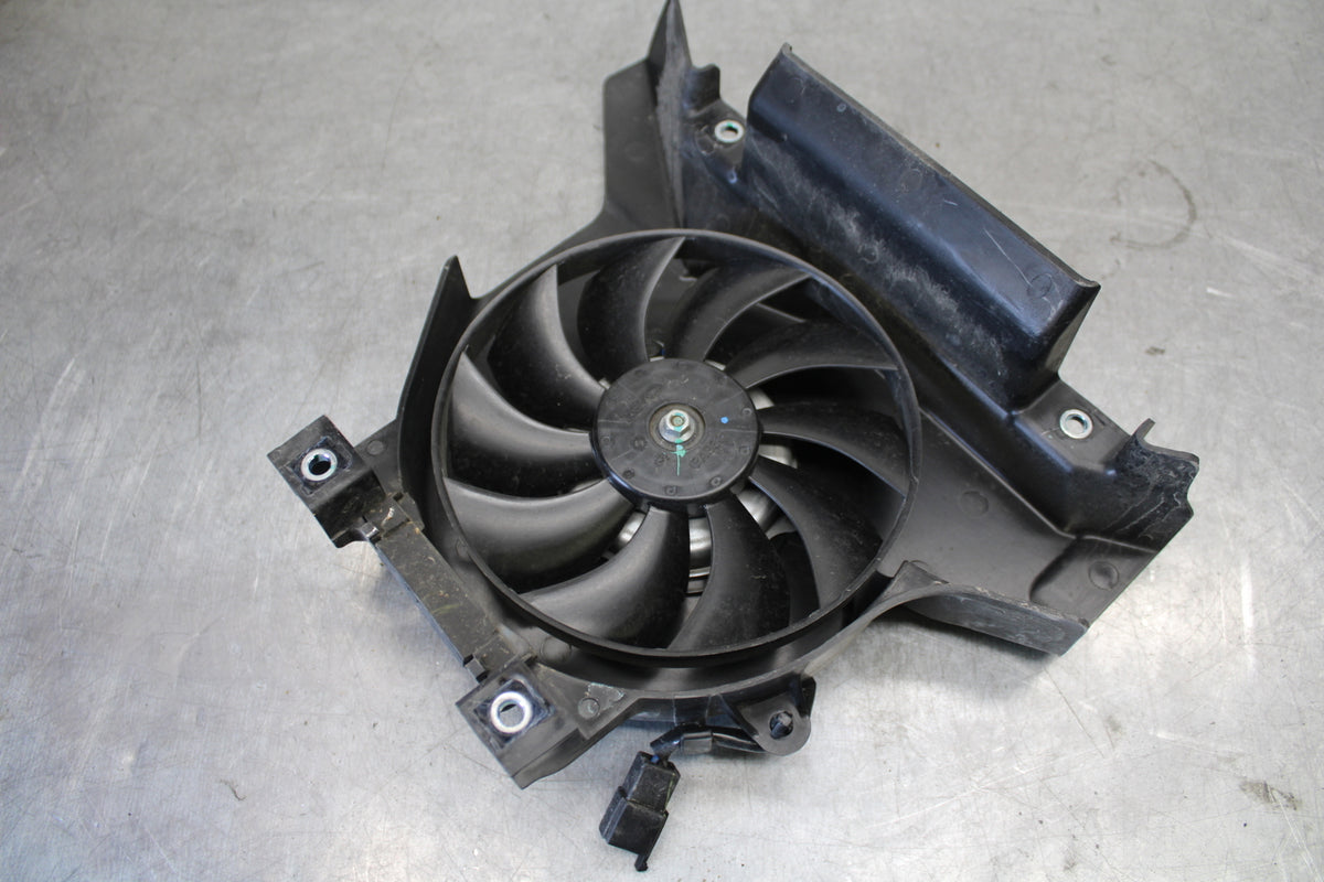 18-23 KAWASAKI NINJA 400 ENGINE RADIATOR COOLING FAN BB679