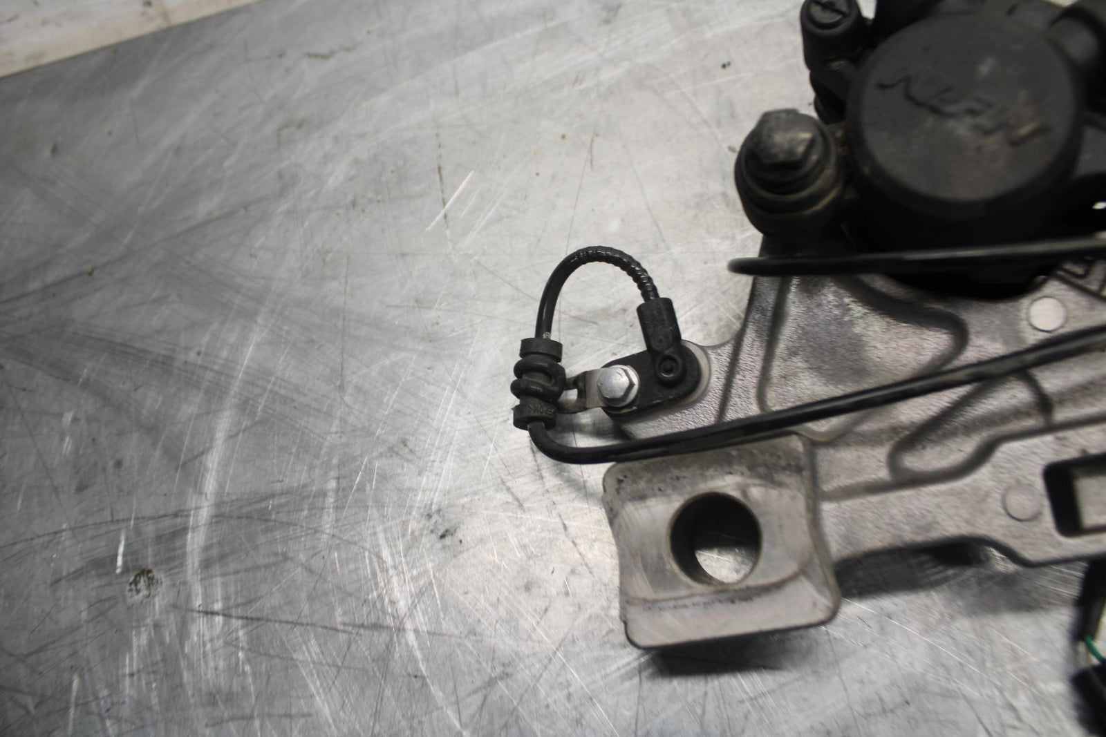 2017 Suzuki SV650X SV650AL7 ABS REAR  BRAKE CALIPER W MOUNT BRACKET BB511