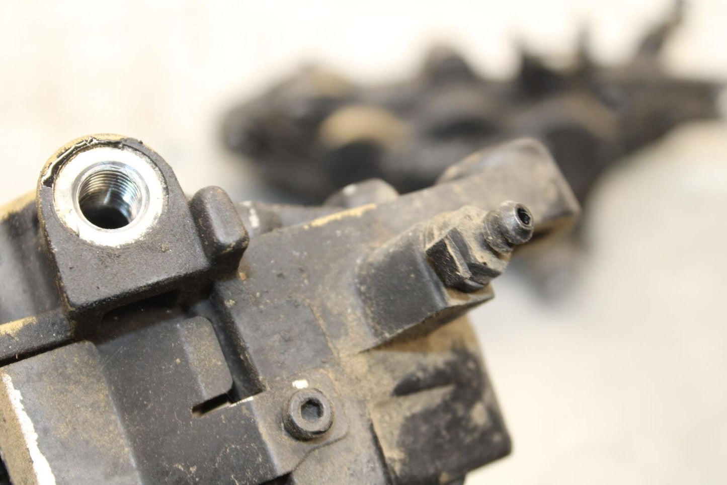 2000 Kawasaki Ninja ZX12R ZX1200A RIGHT LEFT FRONT BRAKE CALIPER SET PAIR BB565