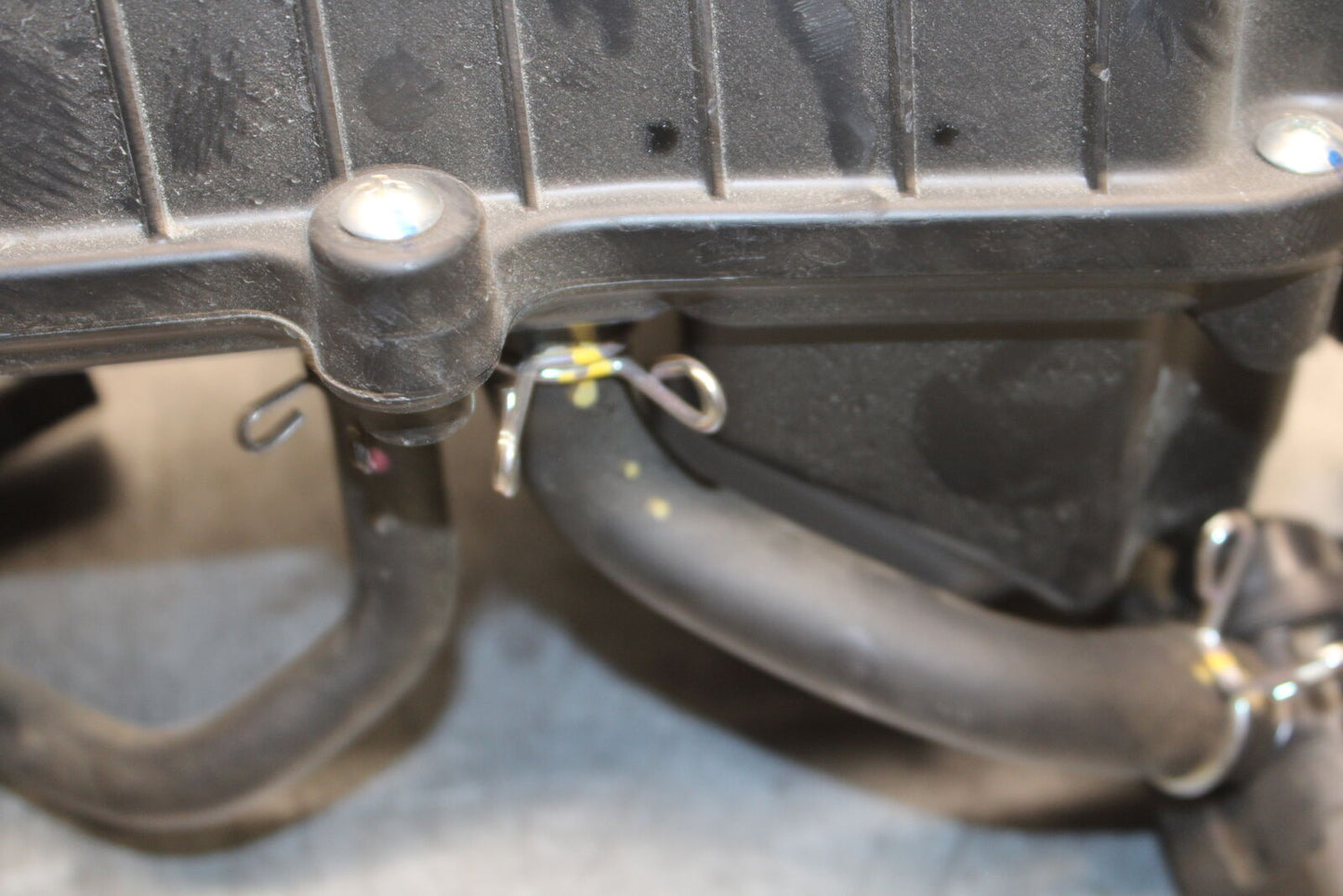 18-23 KAWASAKI NINJA 400 AIRBOX AIR INTAKE FILTER BOX BB660