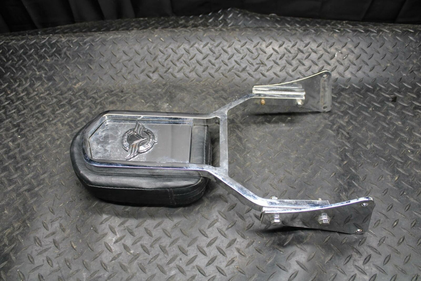 05-06 KAWASAKI VULCAN 1500 VN1500 CLASSIC BACK REST SISSY BAR BB220