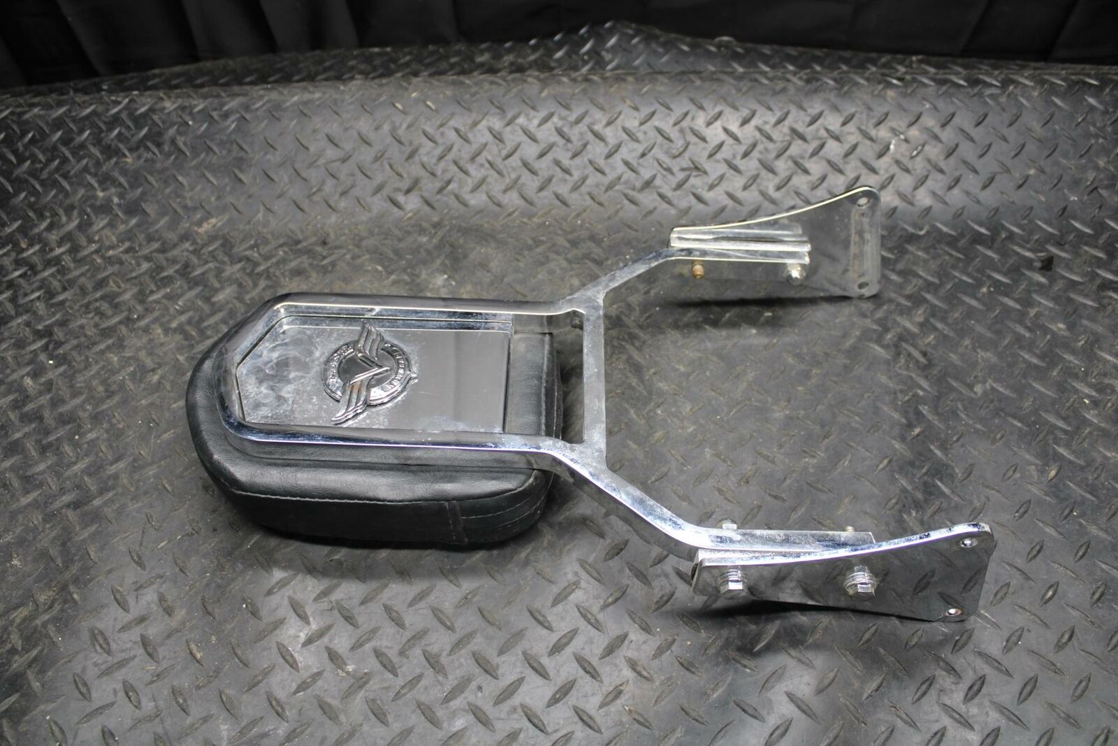 05-06 KAWASAKI VULCAN 1500 VN1500 CLASSIC BACK REST SISSY BAR BB220