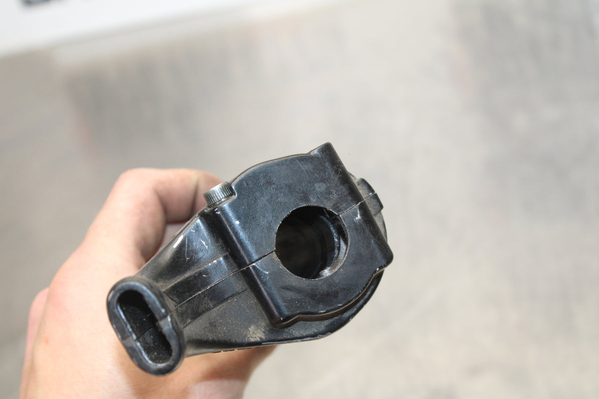 07-08 YAMAHA YZF R1 THROTTLE CABLE LINE HOUSING GUIDE BB160