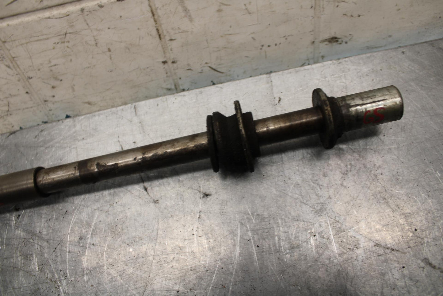 82-83 SUZUKI GS1100GL REAR AXLE BACK WHEEL RIM PIVOT BOLT AXEL BB30