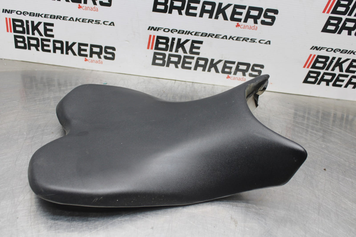 13 YAMAHA YZF R1 FRONT DRIVERS SEAT PAD SADDLE PILLION BB781