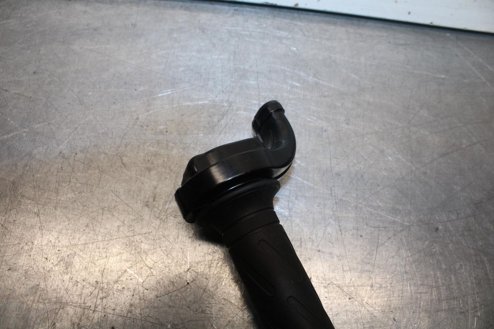 2006 Suzuki SV650 RIGHT THROTTLE GRIP BB93