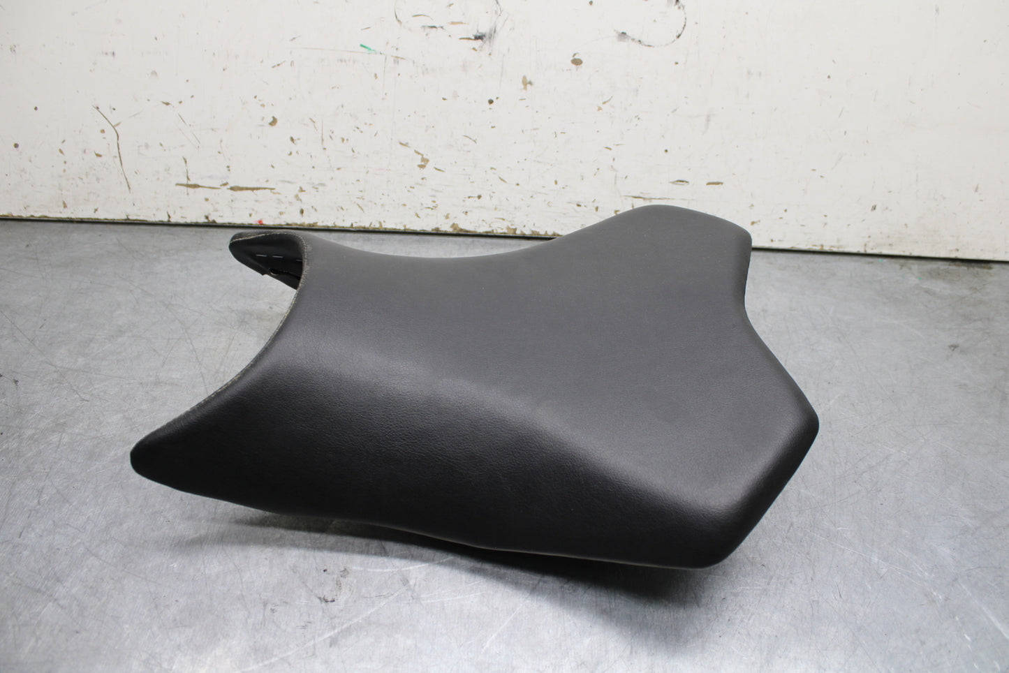 24 KAWASAKI NINJA 500 ABS FRONT DRIVERS SEAT PAD SADDLE PILLION BB730
