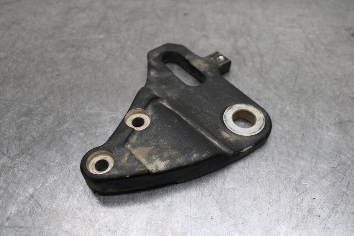 22-24 INDIAN CHIEF BOBBER DARK HORSE REAR BRAKE CALIPER HANGER MOUNTING  BB717