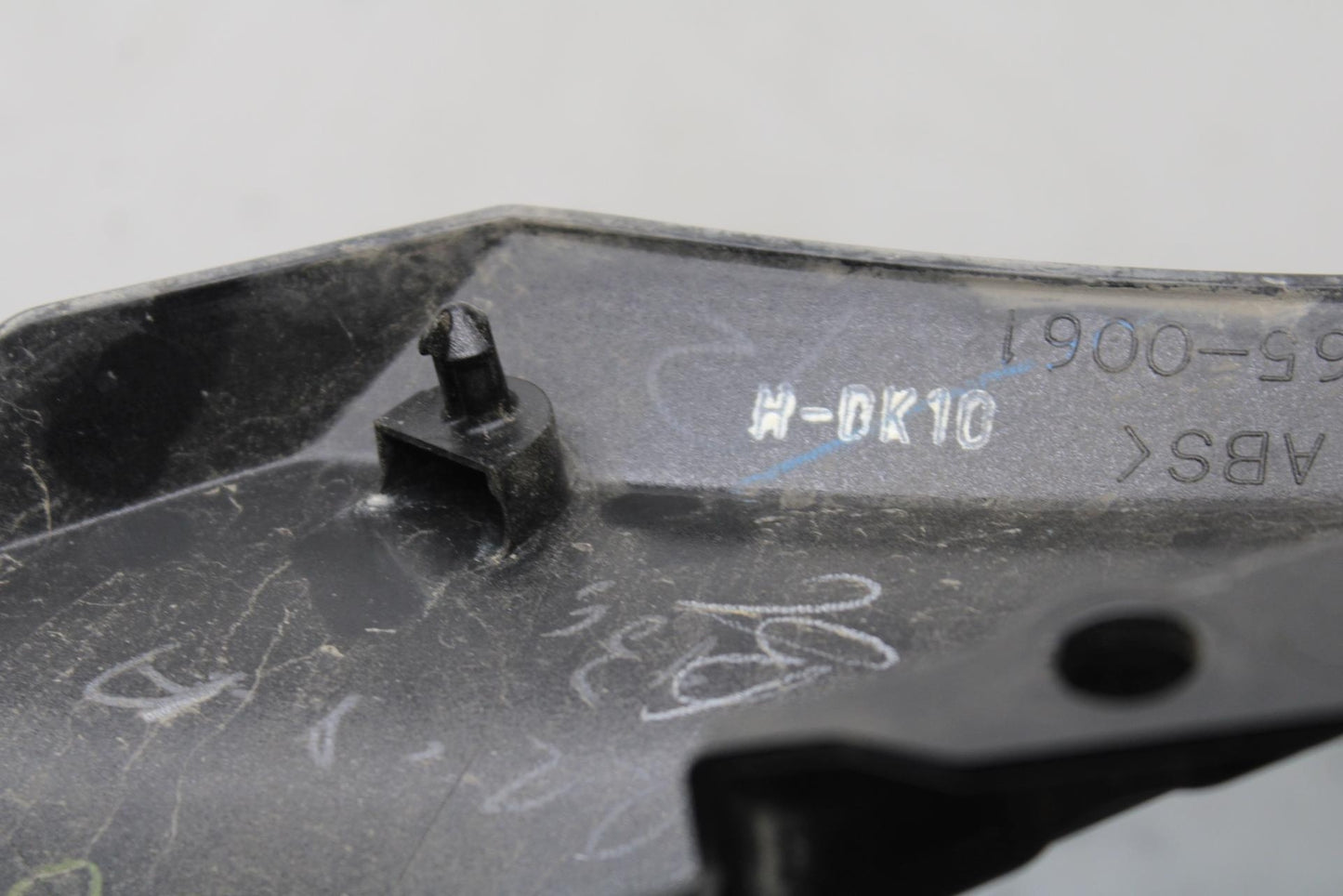 15-16 KAWASAKI EX300 RIGHT FRONT SIDE SEAT SADDLE PANEL TRIM COWL FAIRING BB635