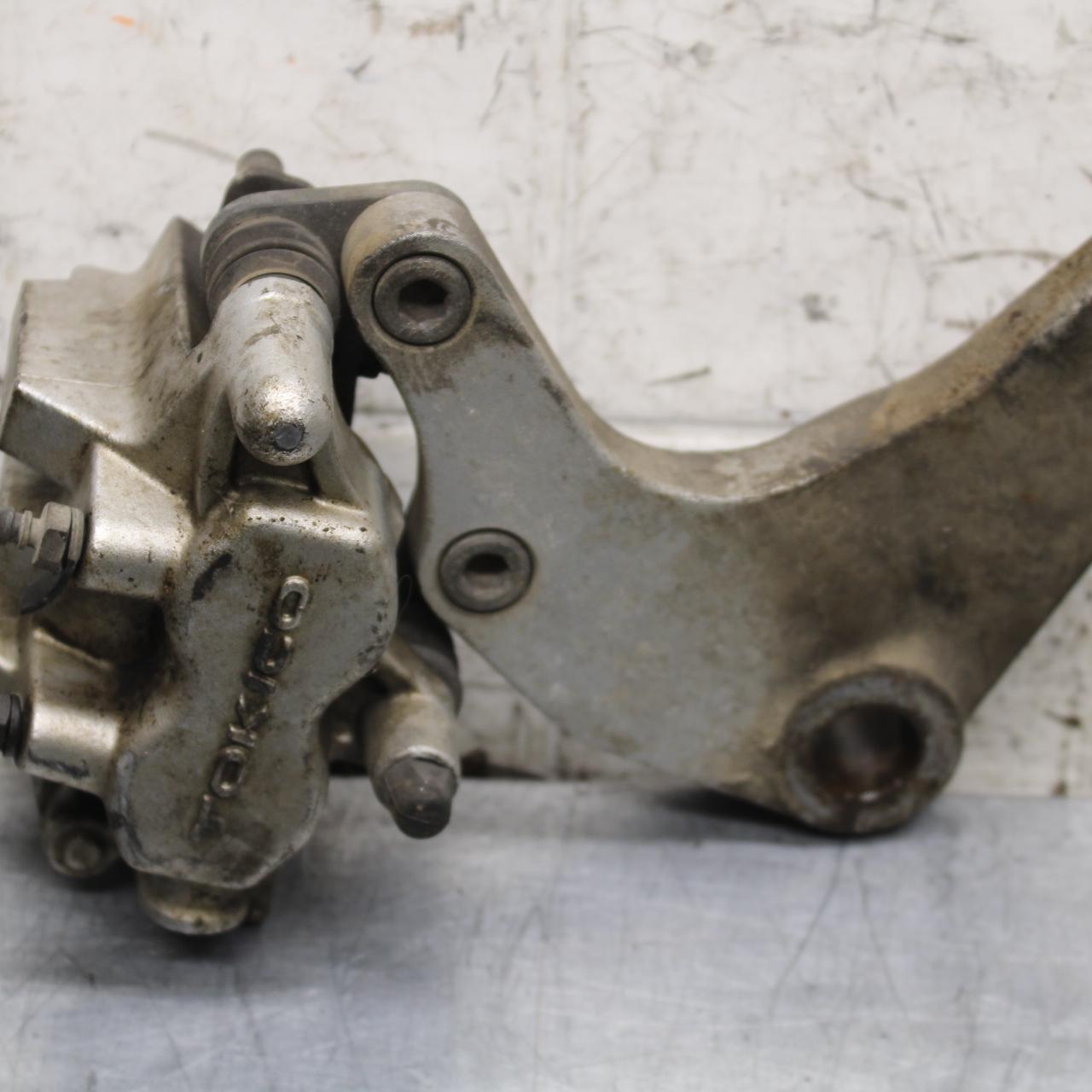 2005 Kawasaki Vulcan 1500 VN1500N Classic REAR BACK BRAKE CALIPER W MOUNT BB576