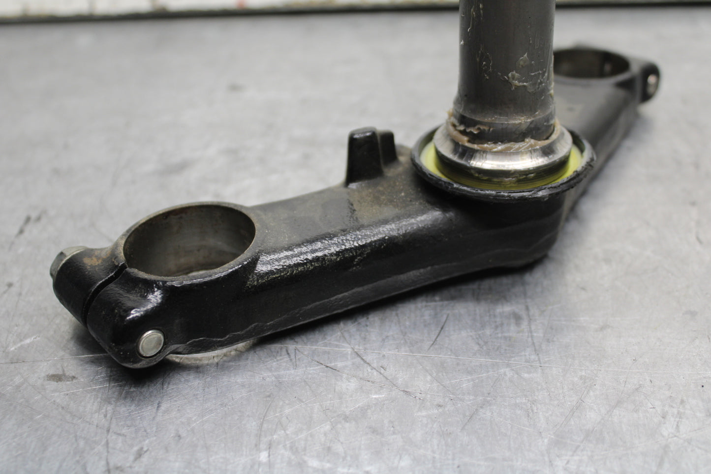15-16 HONDA CB300F FRONT FORKS CLAMP LOWER TRIPLE TREE STEM BB740