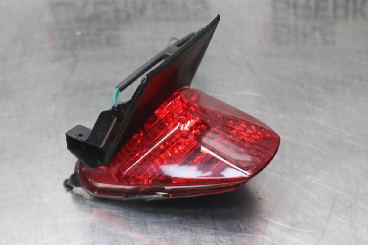 15-19 HONDA CBR300R REAR TAIL TAILLIGHT BACK BRAKE LIGHT BB800