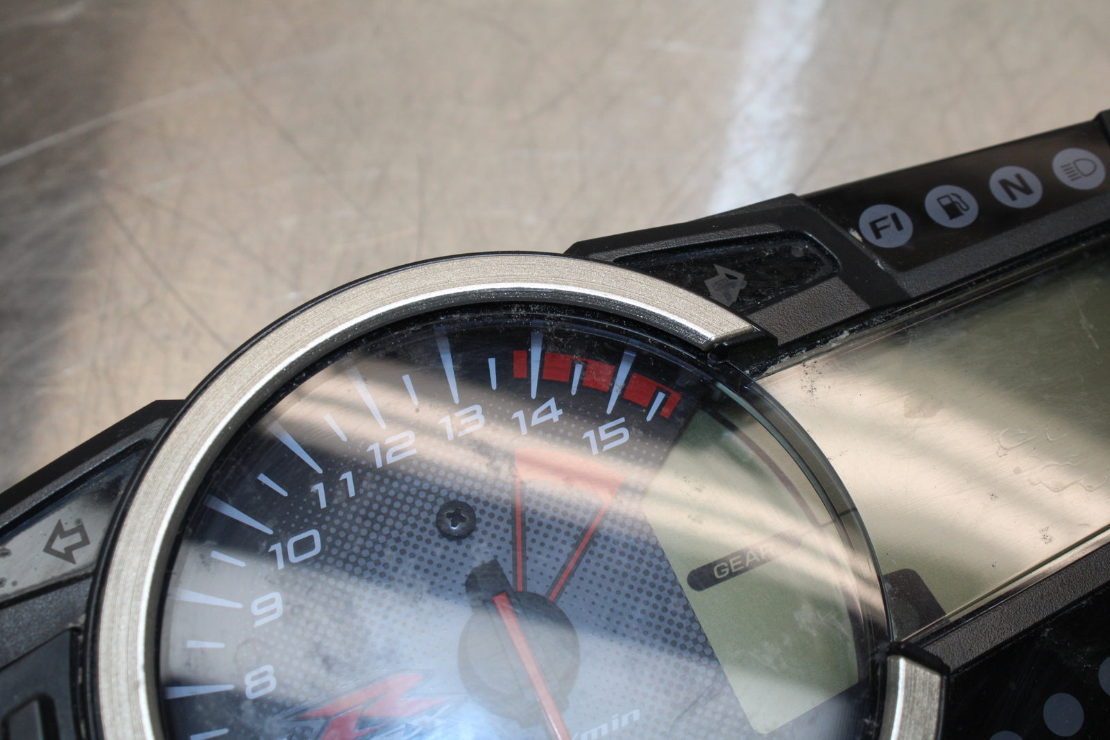 11 SUZUKI GSXR1000 SPEEDO TACH GAUGES CLUSTER SPEEDOMETER TACHOMETER BB142