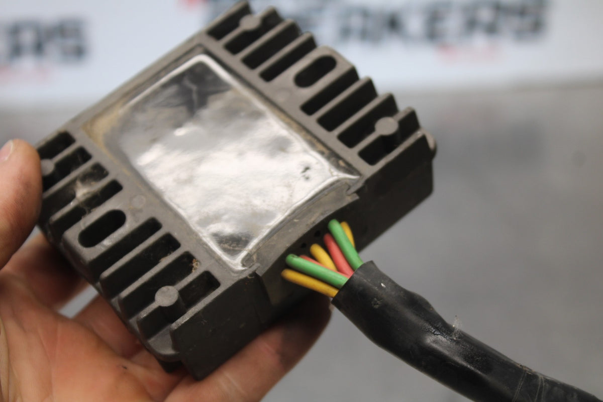 05-06 HONDA CBR600RR RECTIFIER VOLTAGE REGULATOR BB893