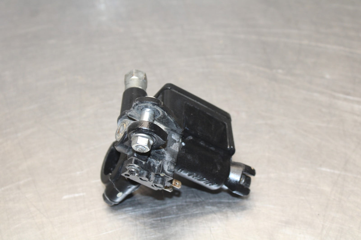 08 HONDA CBR125R FRONT BRAKE MASTER CYLINDER BB804