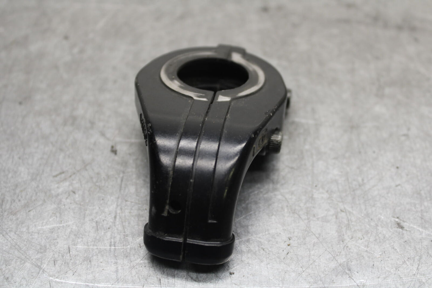 07-08 YAMAHA YZF R1 THROTTLE CABLE LINE HOUSING GUIDE BB675