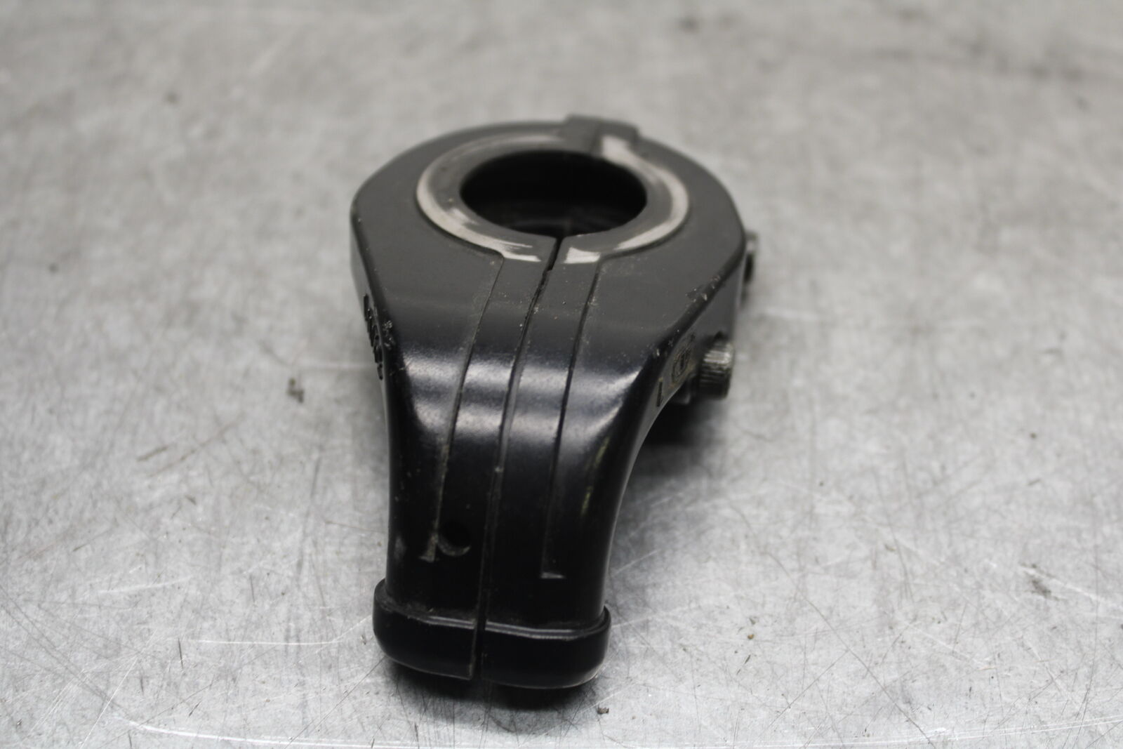 07-08 YAMAHA YZF R1 THROTTLE CABLE LINE HOUSING GUIDE BB675