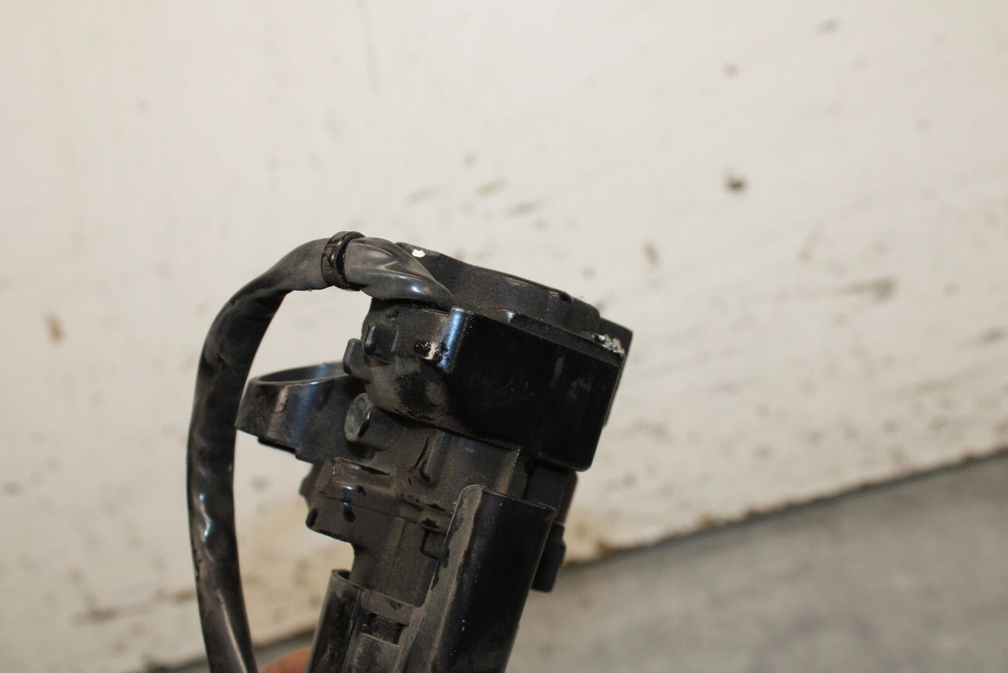 12-13 KAWASAKI Z1000 IGNITION LOCK KEY SET W/ GAS CAP AND SEAT LOCK BB743