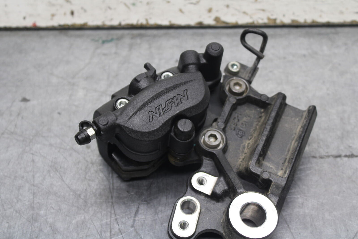 18-23 KAWASAKI NINJA 400 EX400 ABS REAR BACK BRAKE CALIPER W MOUNT BRACKET BB747