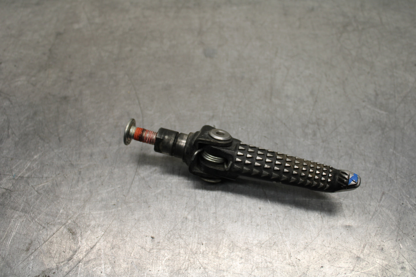 13-17 KAWASAKI NINJA ZX6R ZX636E RIGHT FRONT FOOT REST PEG STEP BB735