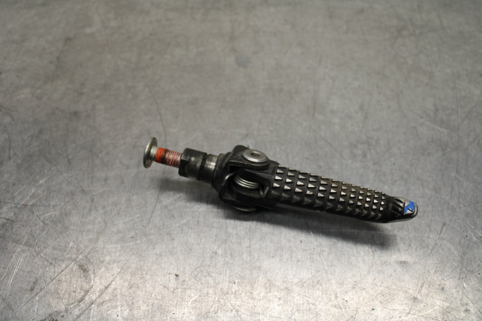 13-17 KAWASAKI NINJA ZX6R ZX636E RIGHT FRONT FOOT REST PEG STEP BB735